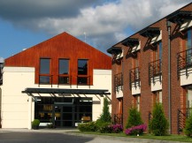 Hotel Bazuny (przebudowa obiektu i dobudowa skrzydła)